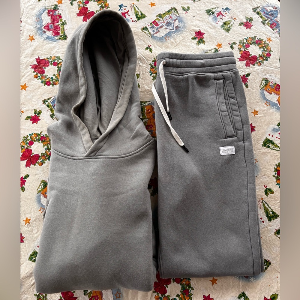 Hollister Gray Sweatsuit (Sweatshirt & Sweatpants)